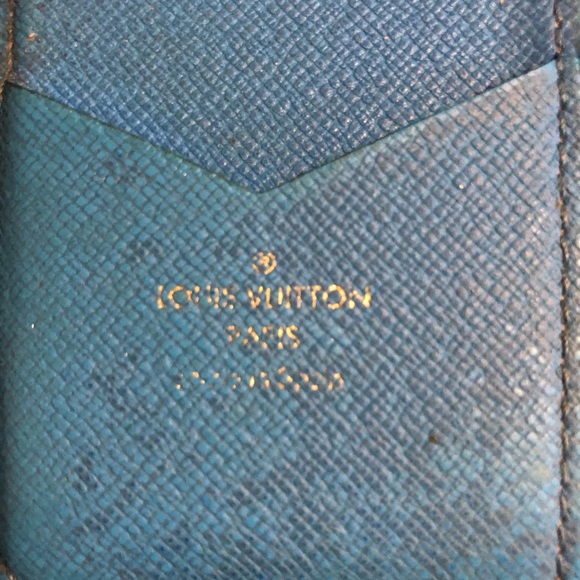 Authentic Louis Vuitton iPhone 7/8 regular case - Picture 5 of 7